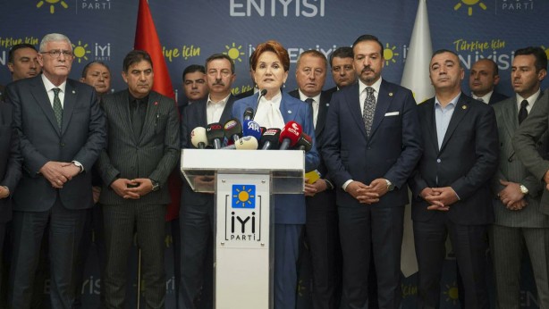 Foto - Akşener, aday olmayacağını açıklamıştı! Yayık ayranı gibi çalkalanan İYİ Parti’de bir şok daha