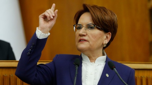 Foto - "Akşener cumhurbaşkanı olur mu?" sorusuna Meral Akşener gülerek cevap verdi