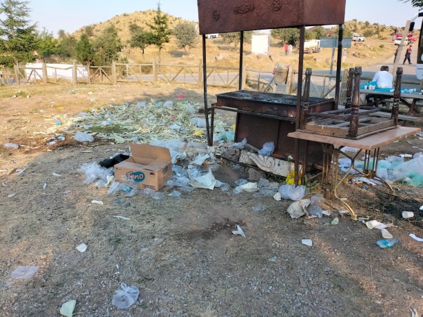 Foto - Akşener'in konuştuğu programın ardından geriye çöp kaldı! Sosyal medyada tepki yağdı
