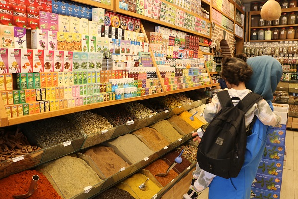 Foto - Aktarlarda yoğunluk başladı! Bu çayı içen hasta olmuyor