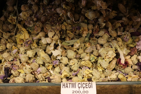 Foto - Aktarlarda yoğunluk başladı! Bu çayı içen hasta olmuyor