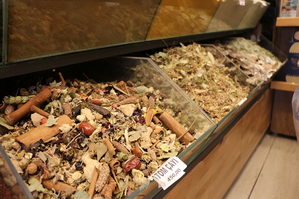 Aktarlarda yoğunluk başladı! Bu çayı içen hasta olmuyor