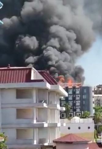 Foto - Alanya'da panik! Otel alev aldı