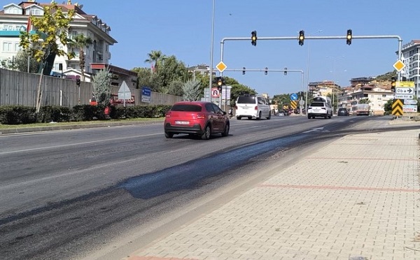 Foto - Alanya'da trafik bakın neden felç oldu