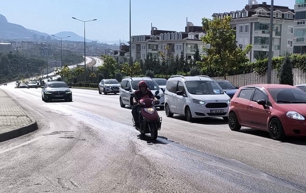Foto - Alanya'da trafik bakın neden felç oldu
