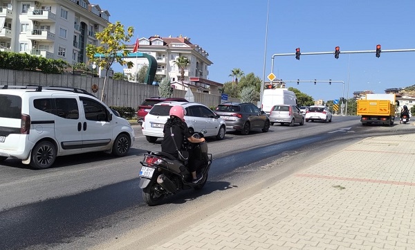 Foto - Alanya'da trafik bakın neden felç oldu
