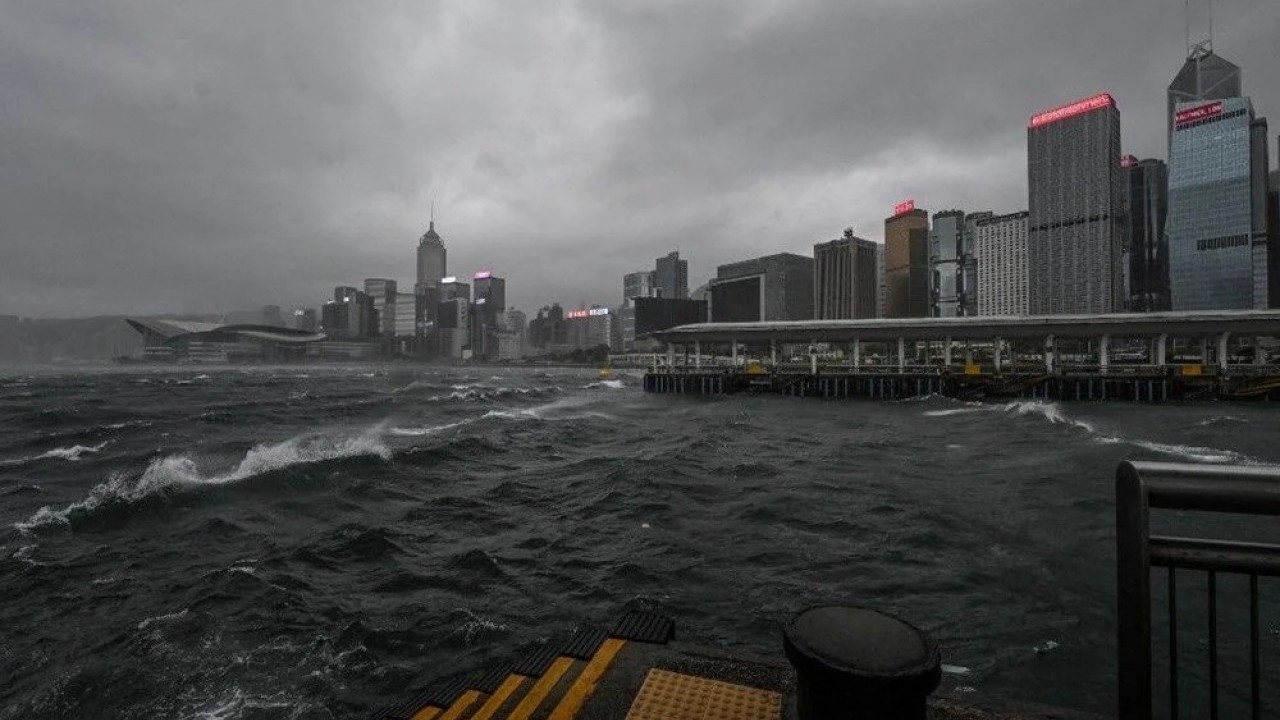 Foto - Alarm seviyesi tavan yaptı: 500 uçuş iptal edildi, okullar kapatıldı 