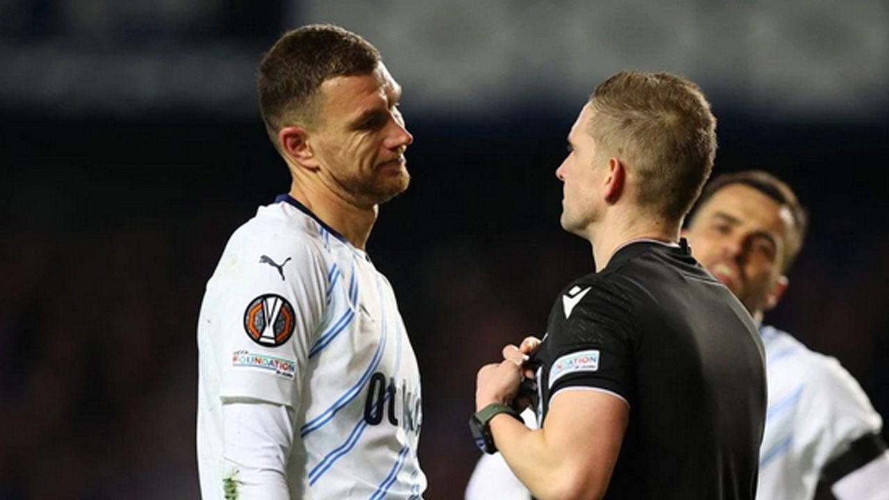 Foto - Alçak hakem turu resmen gaspetti: Akıllara Ivan Bebek geldi...