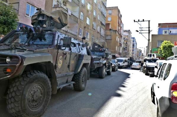 Foto - Alçak saldırı: 'Dur' ihtarına uymayan şahıs polise ateş açtı! Yaralı polis kurtarılamadı