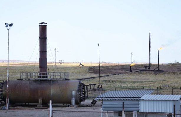 Foto - Alçaklar binlerce varil petrolü göz göre göre çalıyor! Varilini 985 liradan satıyorlar