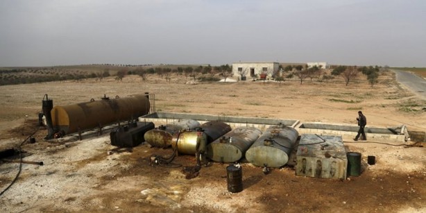 Foto - Alçaklar binlerce varil petrolü göz göre göre çalıyor! Varilini 985 liradan satıyorlar