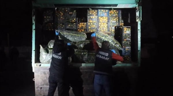 Foto - Alçaklar her yolu deniyor! Salatalık çuvalına bakın ne gizlemişler