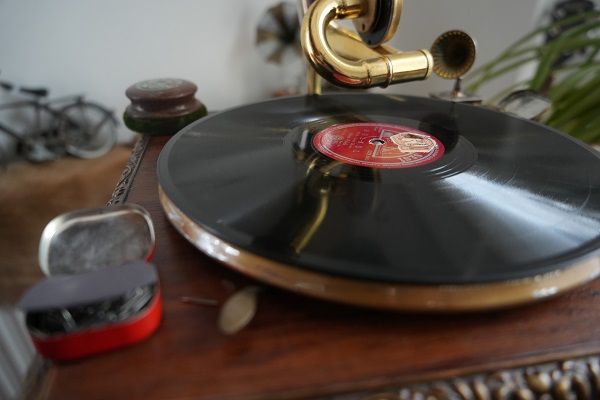 Foto - Aldığı gramofon bozuk çıkınca hayatı değişti