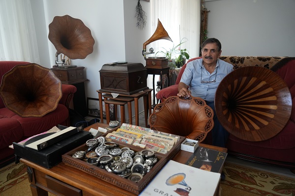 Foto - Aldığı gramofon bozuk çıkınca hayatı değişti