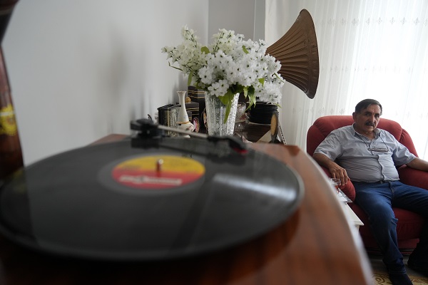 Foto - Aldığı gramofon bozuk çıkınca hayatı değişti