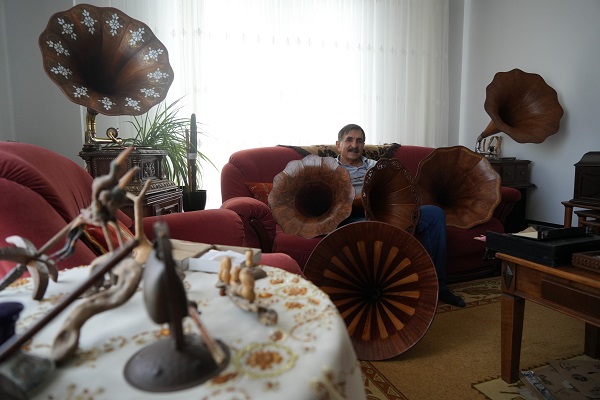 Foto - Aldığı gramofon bozuk çıkınca hayatı değişti