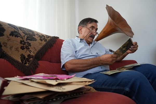 Foto - Aldığı gramofon bozuk çıkınca hayatı değişti