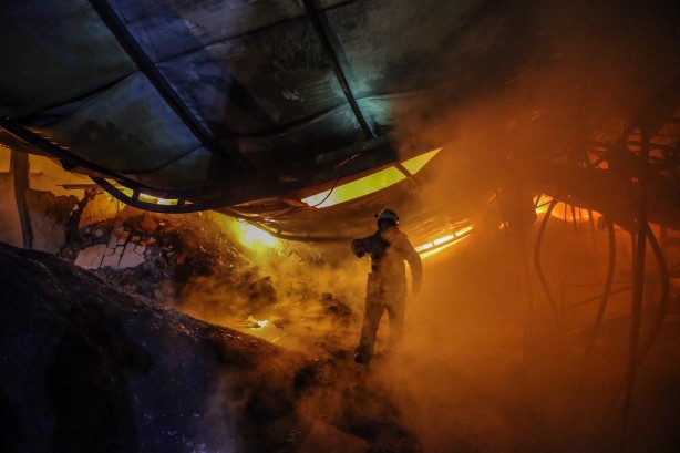 Foto - Alev alev yandı! Ekipler zor anlar yaşadı