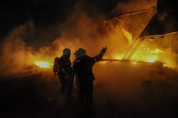 Foto - Alev alev yandı! Ekipler zor anlar yaşadı