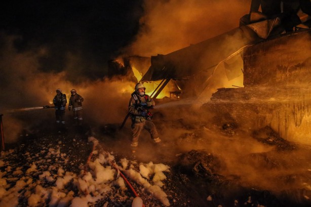 Foto - Alev alev yandı! Ekipler zor anlar yaşadı