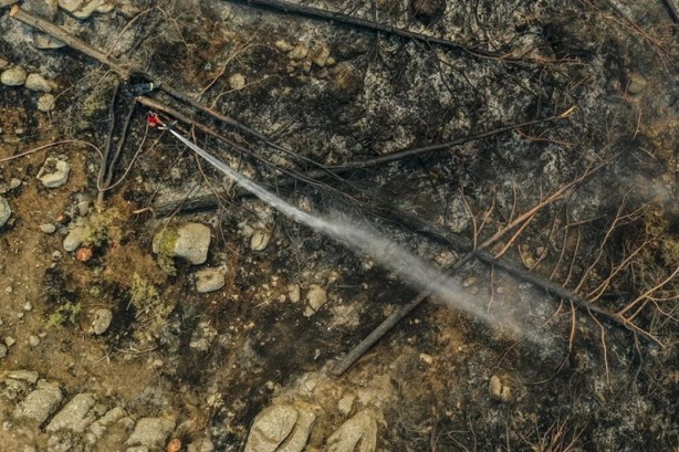 Foto - Alevlerin ortasında kaldılar! Can pahasına mücadele telsiz konuşmasında
