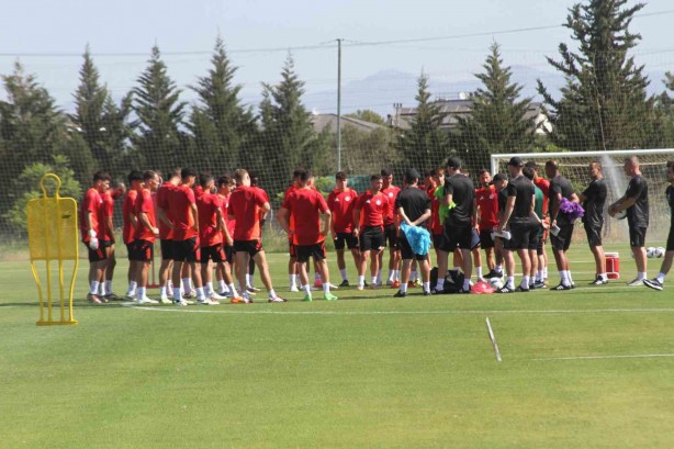 Foto - Alex de Souza ilk antrenmanına çıktı!