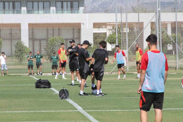 Foto - Alex de Souza ilk antrenmanına çıktı!