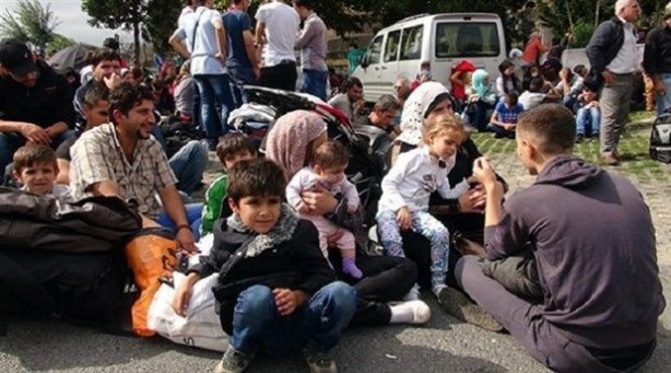 Foto - Algı oyunları tek tek bozuluyor! İşte Suriyeliler hakkında söylenen yalanlar...