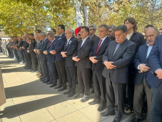 Foto - Ali Babacan'ın babası toprağa verildi