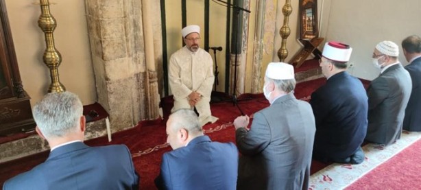 Foto - Ali Erbaş, Kosova'da hutbe irat etti: Bunlara karşı uyanık olalım