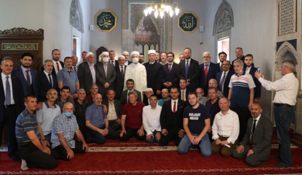 Foto - Ali Erbaş, Kosova'da hutbe irat etti: Bunlara karşı uyanık olalım