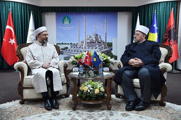 Foto - Ali Erbaş, Kosova'da hutbe irat etti: Bunlara karşı uyanık olalım