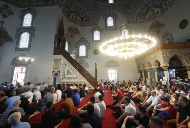 Foto - Ali Erbaş, Kosova'da hutbe irat etti: Bunlara karşı uyanık olalım