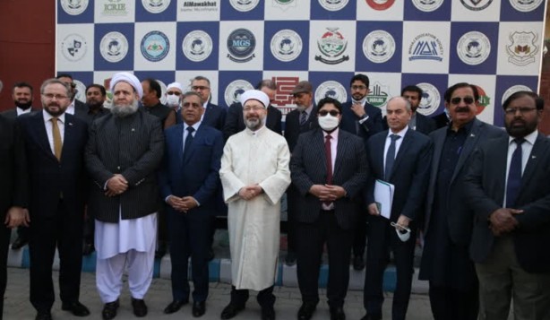 Foto - Coşkuyla karşılanan Ali Erbaş, Pakistanlı alimlerle buluştu: Kurtuluş Savaşı’nda verdiğiniz destekler...