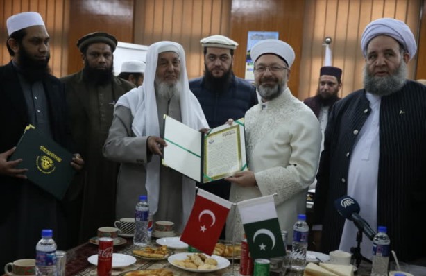 Foto - Coşkuyla karşılanan Ali Erbaş, Pakistanlı alimlerle buluştu: Kurtuluş Savaşı’nda verdiğiniz destekler...