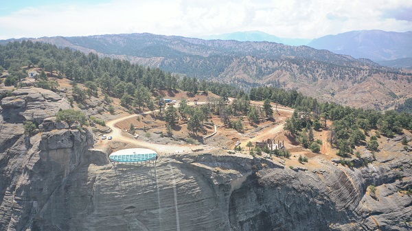 Foto - Ali Kayası cam terasa kavuşuyor