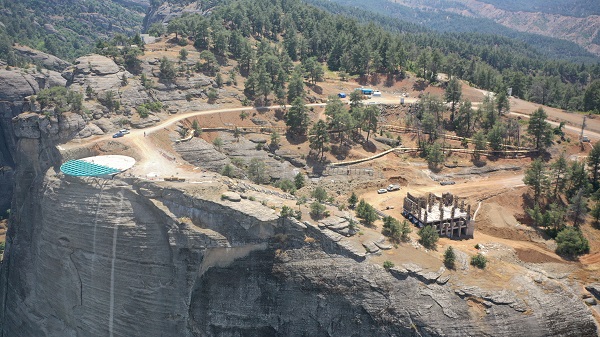 Foto - Ali Kayası cam terasa kavuşuyor