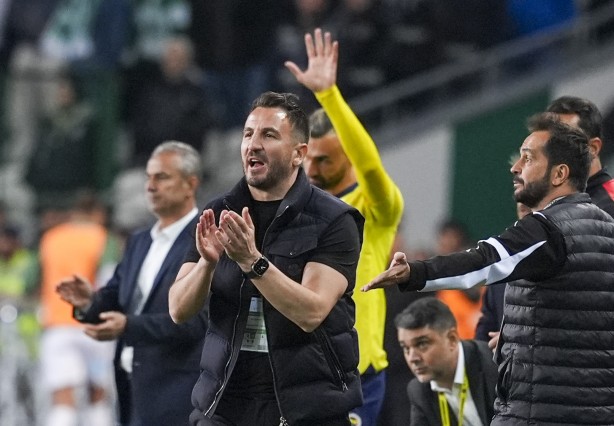 Foto - Ali Koç aday olmazsa yer yerinden oynayacak! Fenerbahçe'den içeri giremez, Aziz Yıldırım kupa canavarı hocayla geliyor