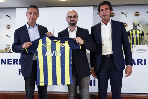 Foto - Ali Koç, Fenerbahçe'nin yıldızlarını söktü! İşte yeni sezon formaları...