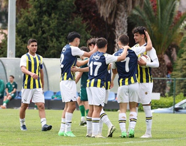 Foto - Ali Koç koskoca kulübü ne hale düşürdü! ‘Sahadan çekildiğinizde gurur duydum’