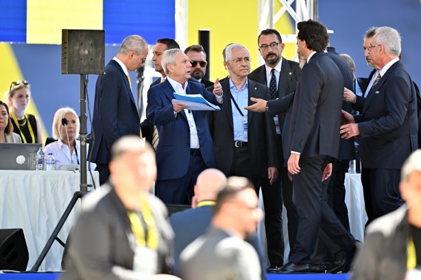 Ali Koç okulda sürekli dayak yiyip, eve gelip kırıp döken şımarık çocuk gibi davranıyor! Olay sözler...