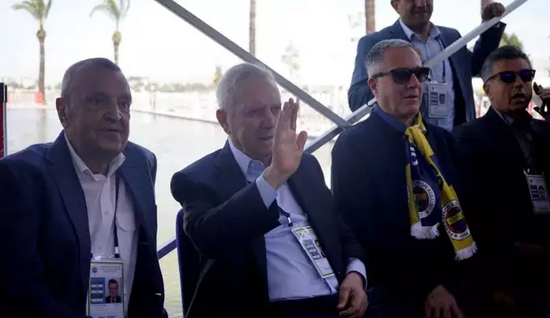 Foto - Ali Koç şimdi yandı! Aziz Yıldırım dünyaca ünlü teknik direktörle geri dönüyor! Yer yerinden oynayacak: