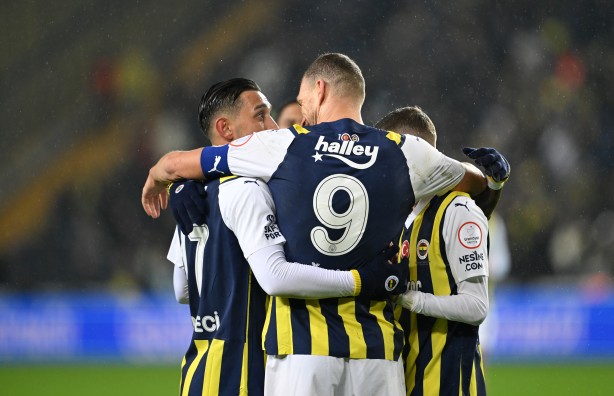 Foto - Ali Koç vurdu, gol oldu! Topu tam 90’a taktı! Hocası resmen takımdan kovdu ve...