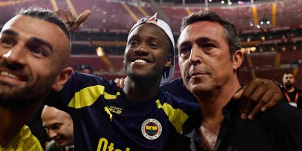 Ali Koç yine formunda! 2 sezonda 44 gol atan Batshuayi’den öyle bir şey istedi ki…