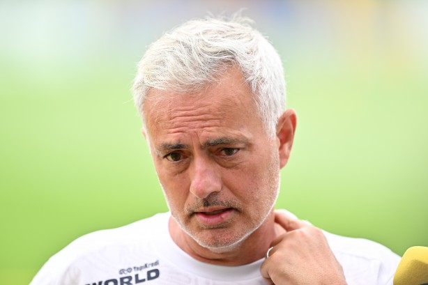 Foto - Ali Koç'tan son gün bombası! Medina değil O yıldız ile resmen anlaştı, Mourinho'dan kriz çıkartacak karar