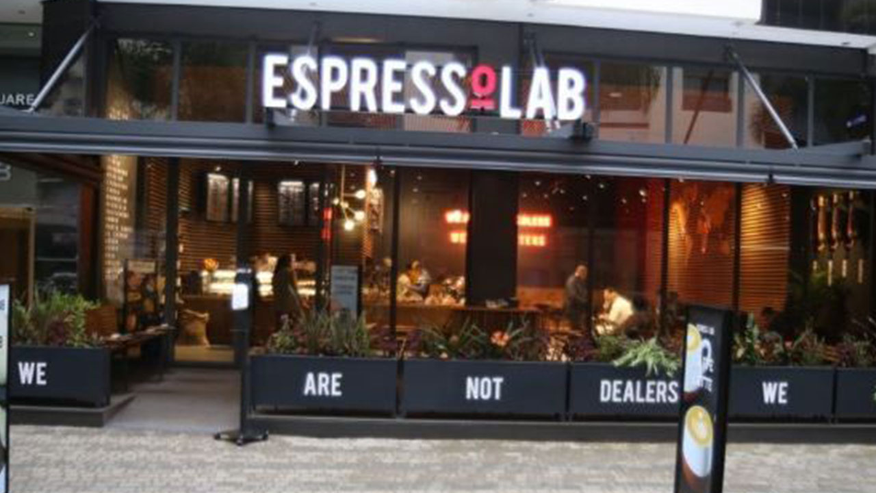 Foto - Ali Koç’un annesi Çiğdem Simavi'den gündemi sarsacak hamle! AK Partililerin ardından oraya gitti