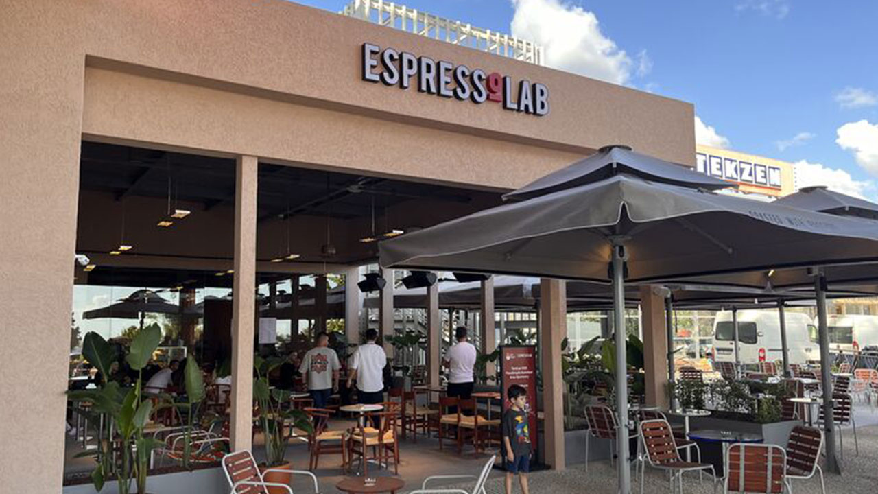 Foto - Ali Koç’un annesi Çiğdem Simavi'den gündemi sarsacak hamle! AK Partililerin ardından oraya gitti