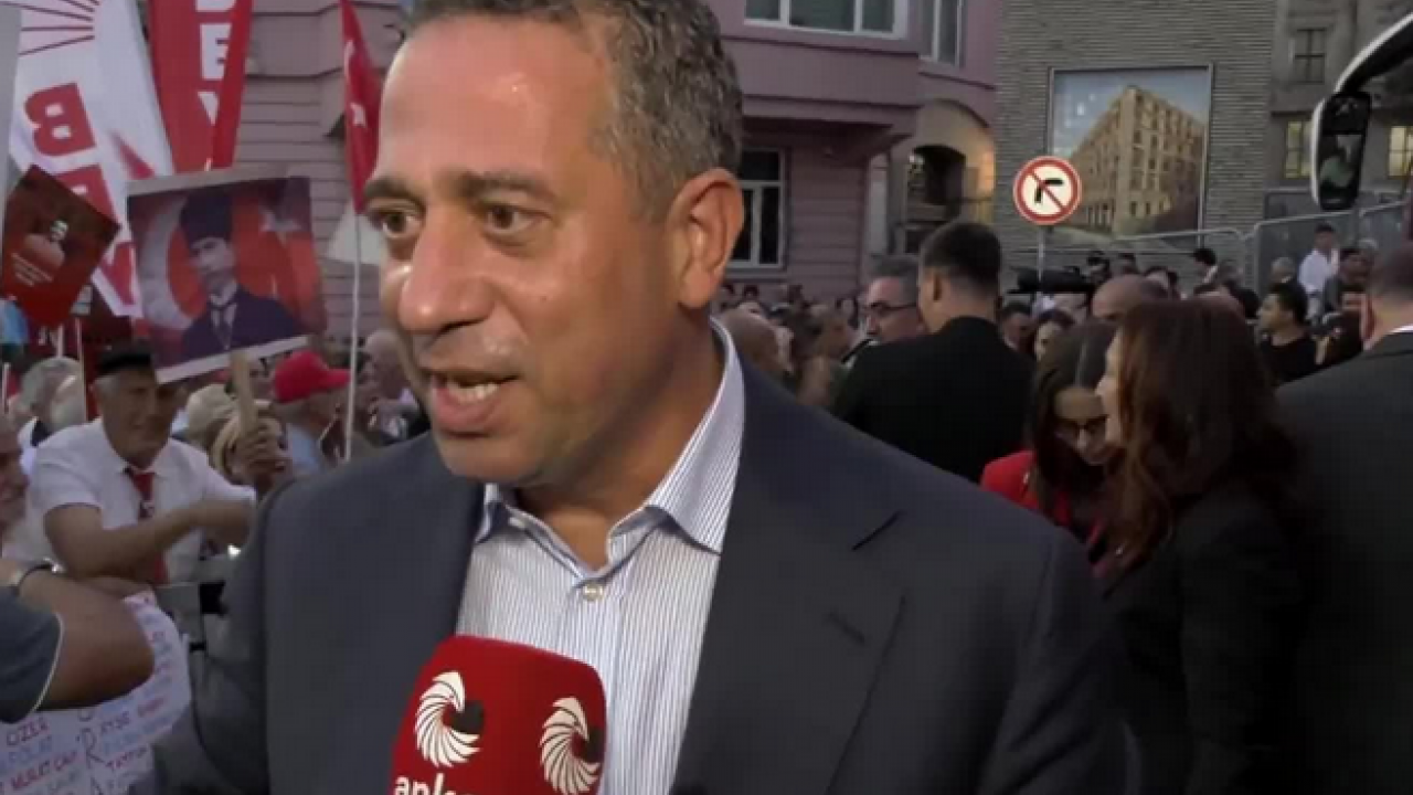 Foto - Ali Mahir Başarır kirli siyasetine şehitleri alet etti: İl başkanlığı önünde kötü sözler…