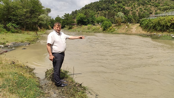 Foto - Alibey Barajı'na akan derede korkutan tablo! Görenler gözlerine inanamadı