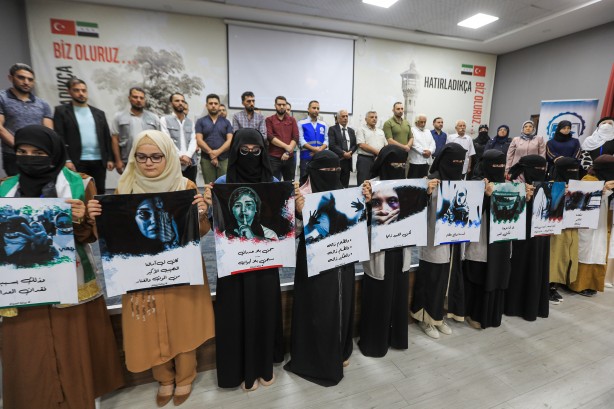 Alıkonulan kadınlar Esed'in zindanlarında yaşadıklarını resmetti